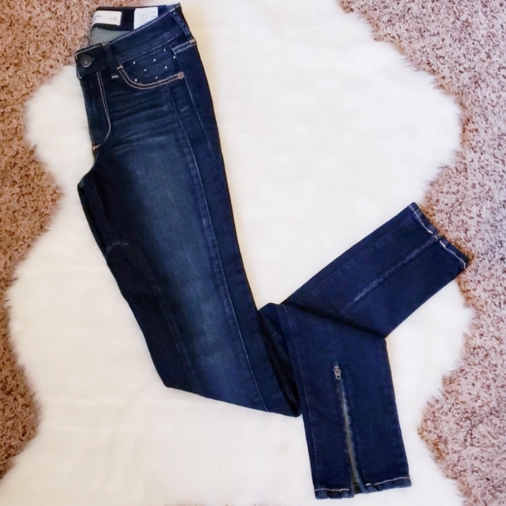 A & F | NWT Studded Pocket Denim Moto Jegging